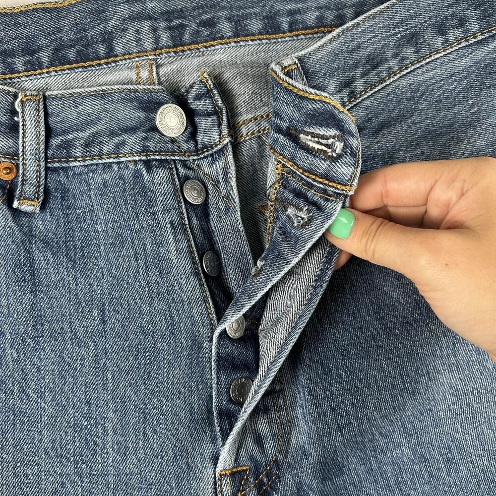 Levis 501 Jeans Mens 33x30 Medium Wash Denim Regular Straight Button Fly Y2K